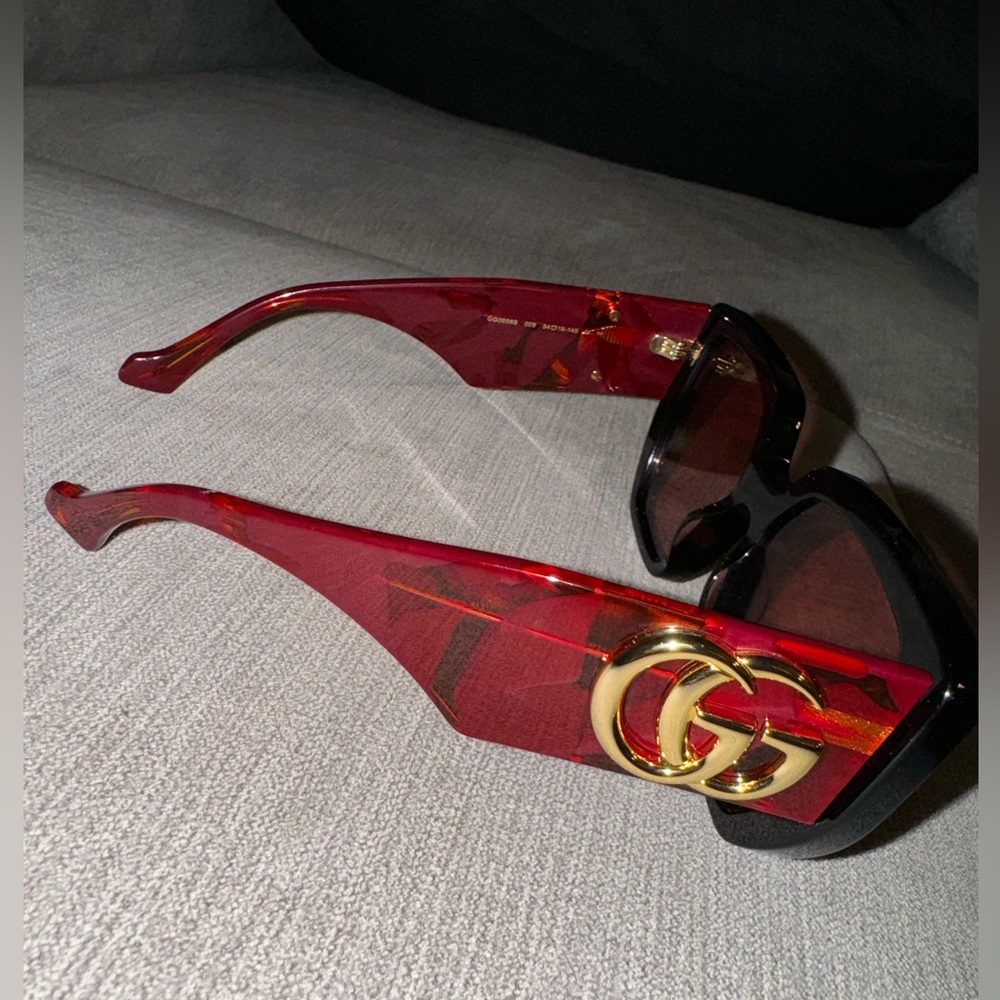 GUCCI SUNGLASSES